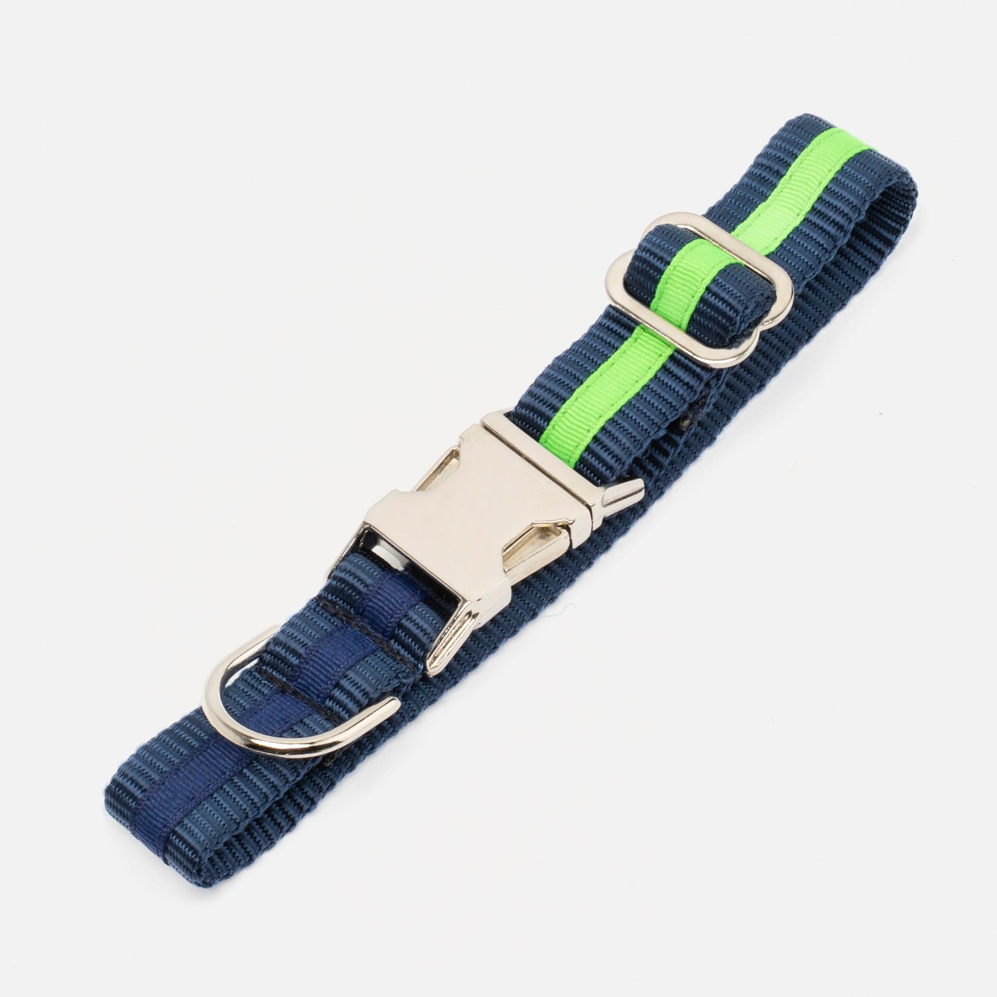 Two-tone collars