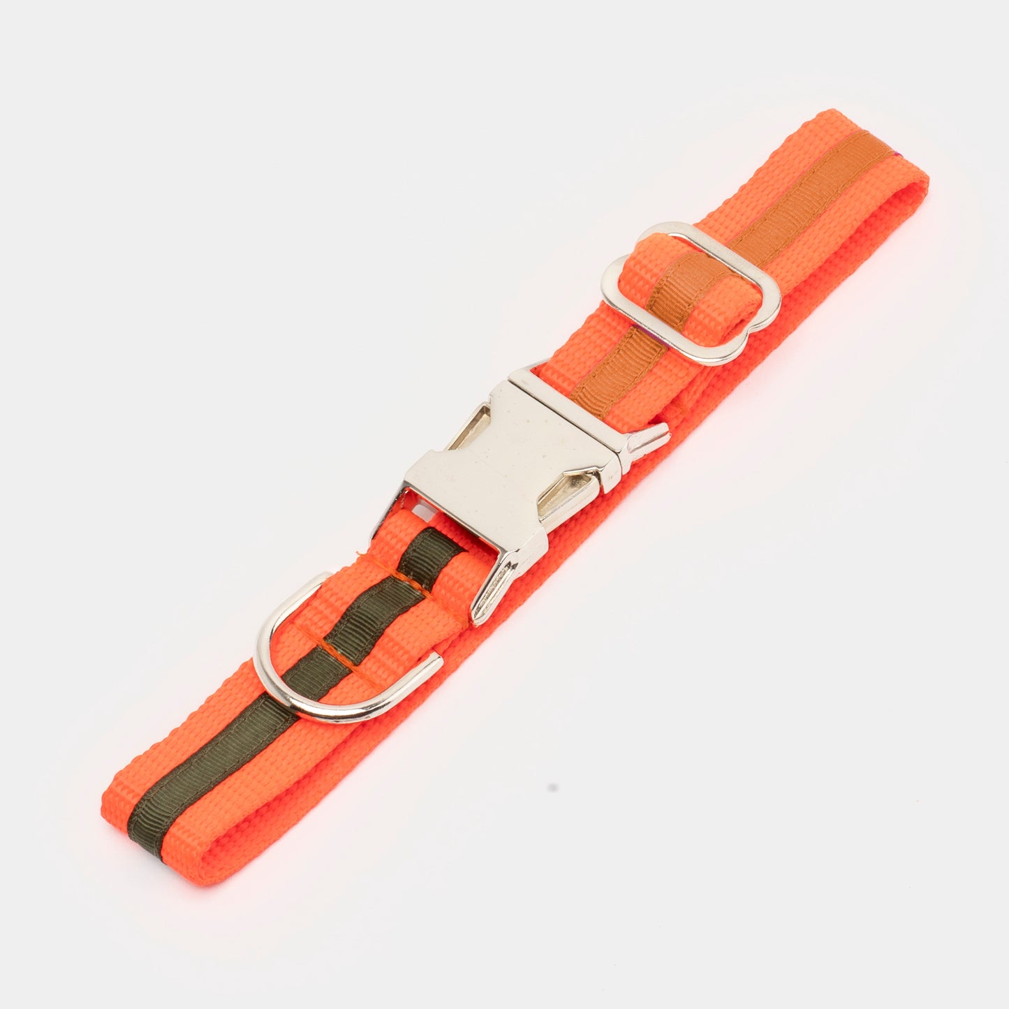 Two-tone collars
