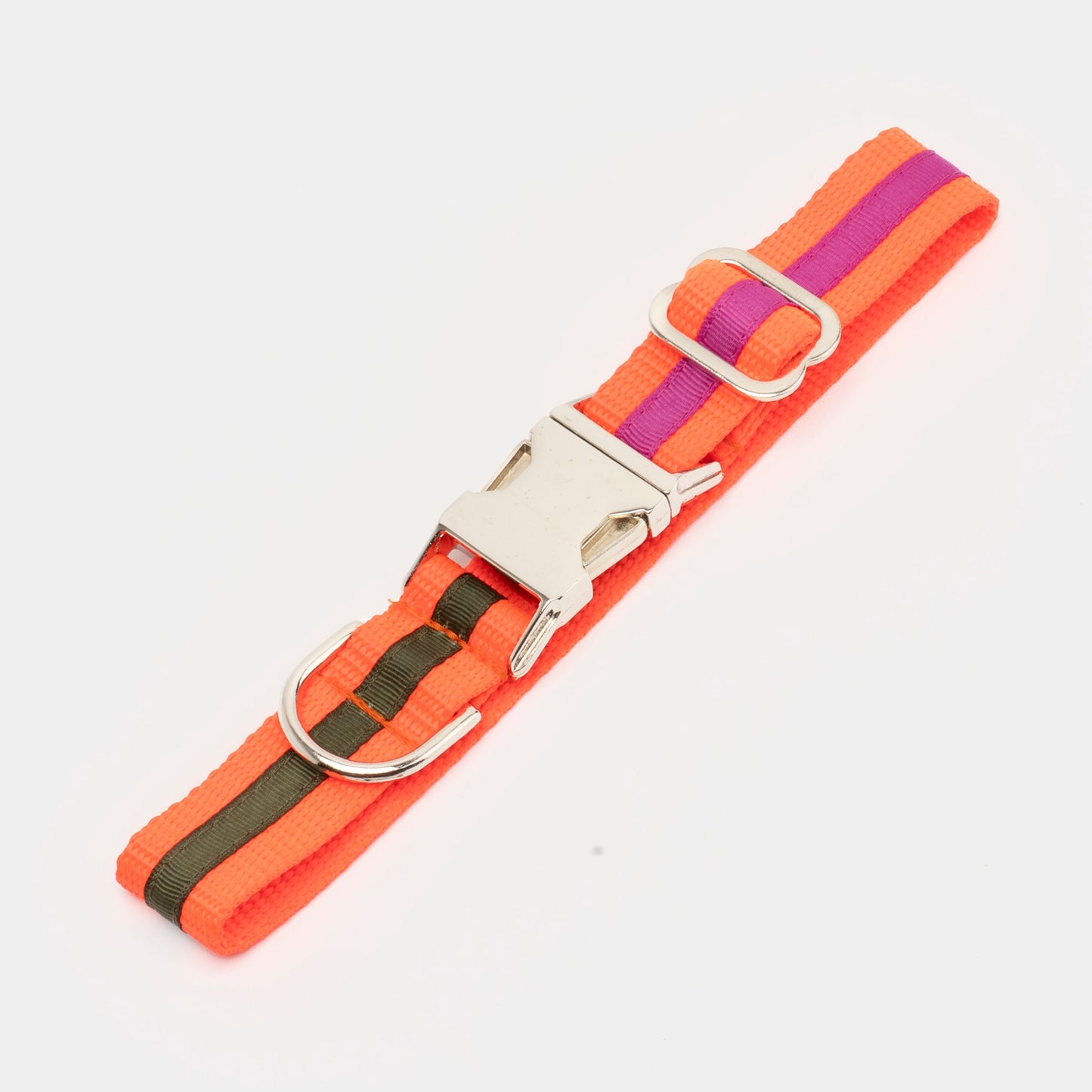 Two-tone collars
