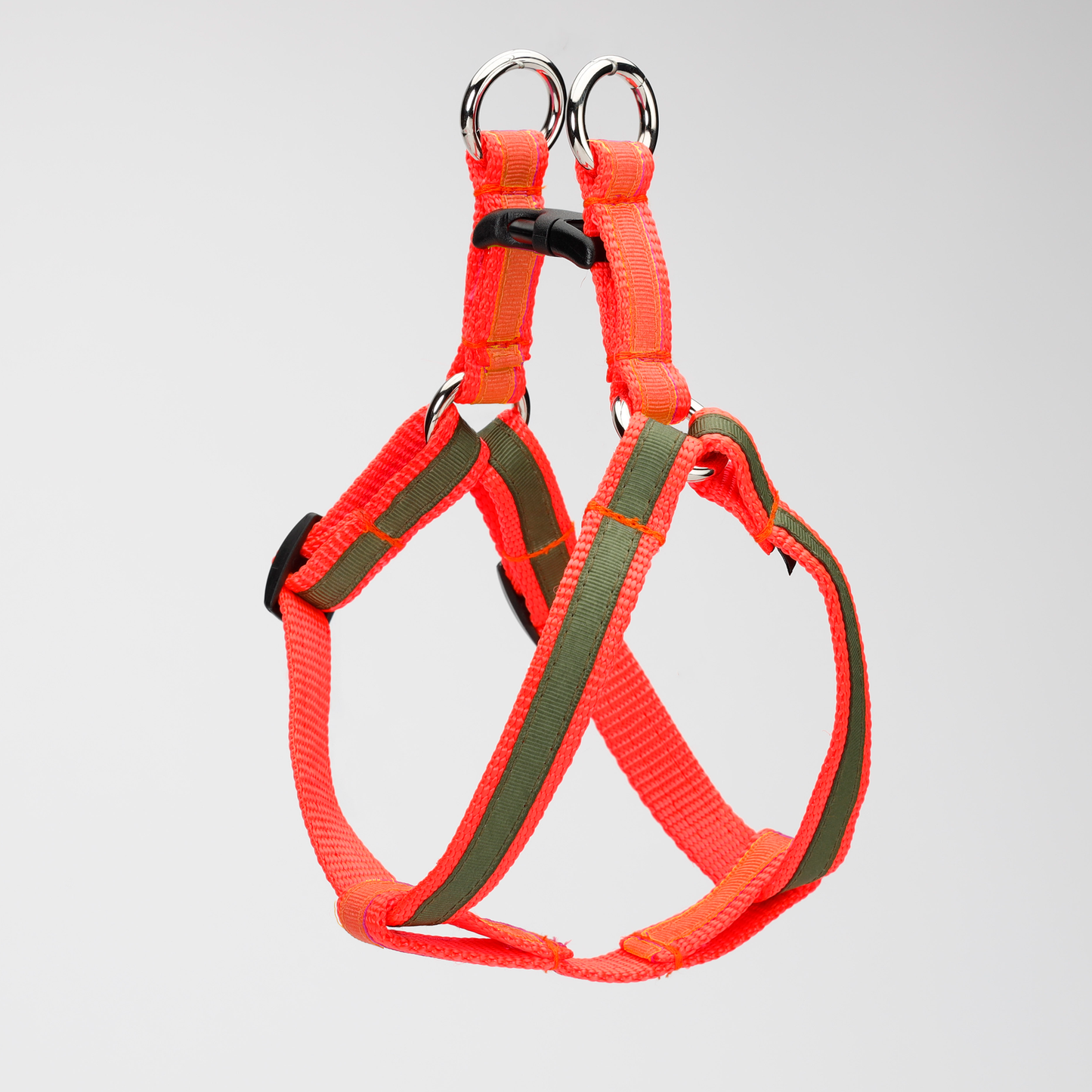 Two-tone harnesses